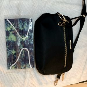 Travelon black and Burgundy inside barely worn